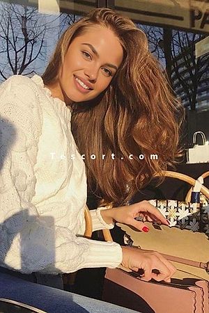 BRIGGS - Escort Girl Paris