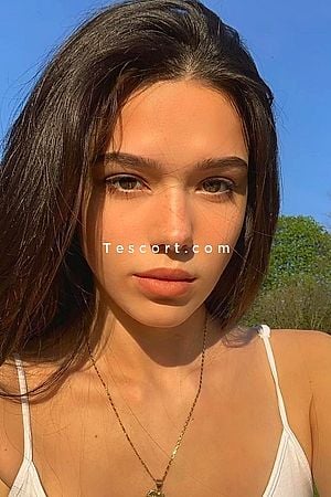 JEANIE - Paris Escorts