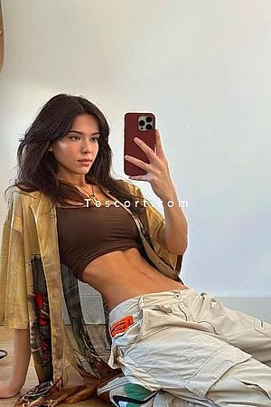 JEANIE - Escort Girl Paris