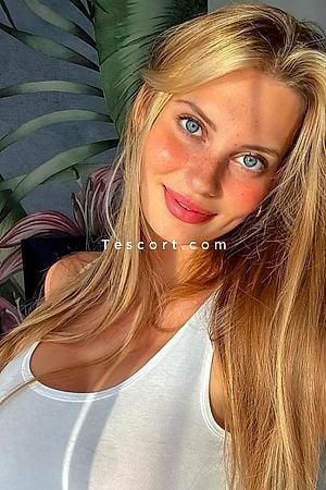 FINNA - Paris Escorts