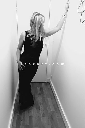 EMMA - Royan Escorts