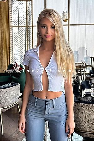 MEADOW - Escort Girl Paris