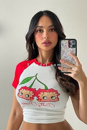 NIVEA - Paris Escorts