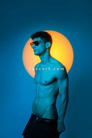PierreDeMassage - Paris Boy Escorts
