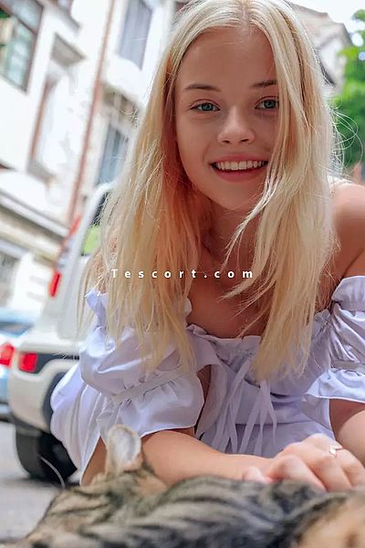 NAURA - Paris Escorts #1