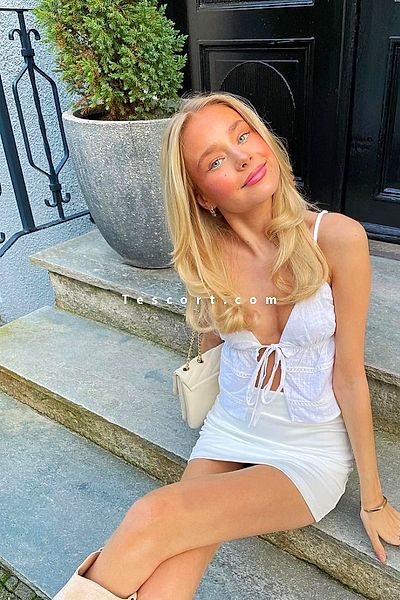 CHARLA - Paris Escorts #8