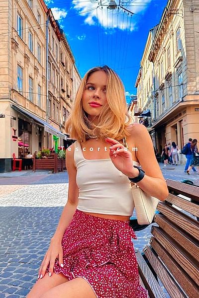 AVANA - Paris Escorts #9