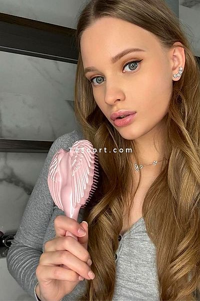 BECKI - Escort Girl Paris #2