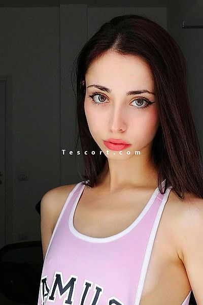 SYRA - Paris Escorts #1