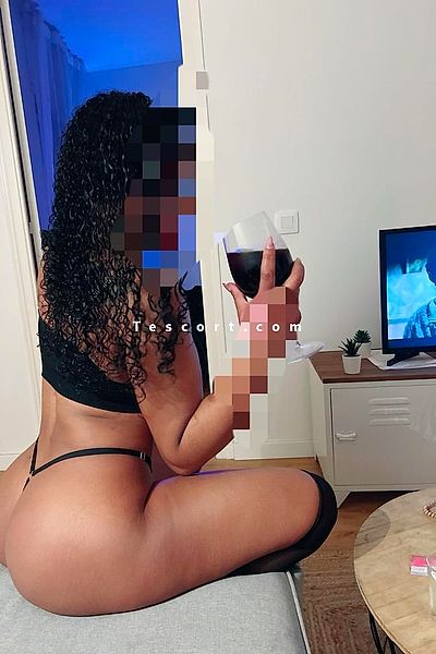Ximena y Chanell - Paris Escorts #3