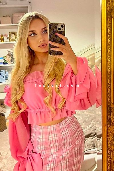 VELIMIRA - Paris Escorts #1