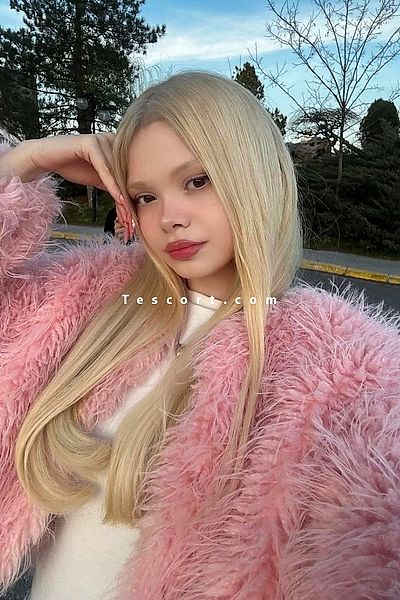 FOLKA - Escort Girl Paris #7