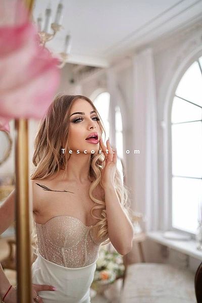 Lumi - Escort Girl Paris #3