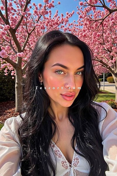 Molly HappyHours - Paris Escorts #2