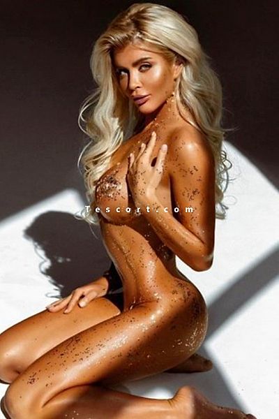 KRIS - Paris Escorts #17