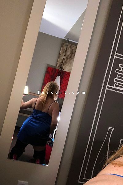 Steph-jolie-ronde-mure - Escort Girl Paris #1