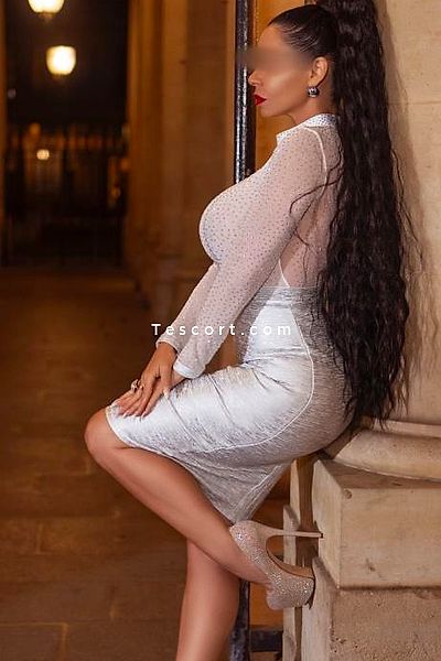 Claudia Chic plus - Escort Girl Paris #15