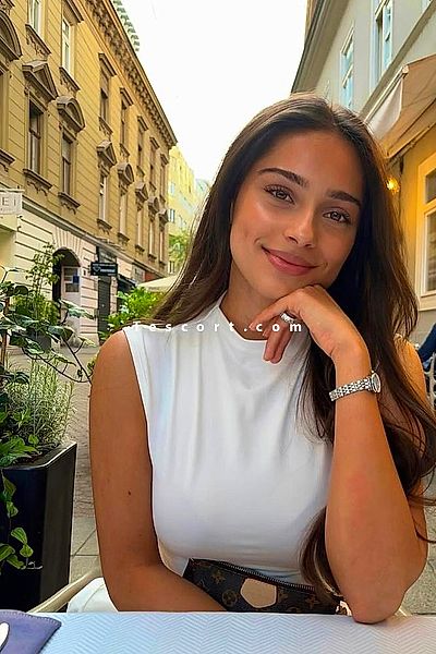 LILI - Escort Girl Paris #3