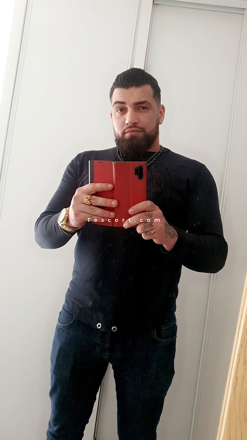 Escort boy Jova en Perpignan - Tescort