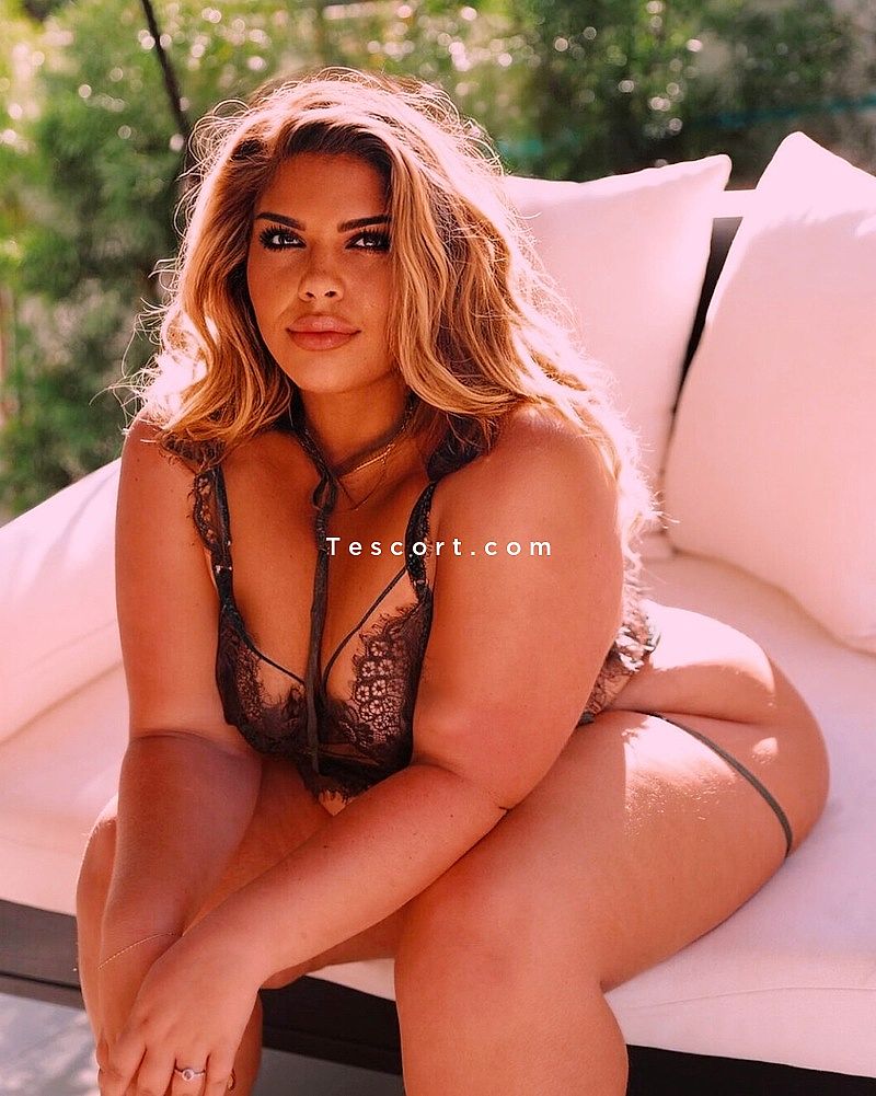 Trans Escorts Koko Curvy in Versailles - Tescort